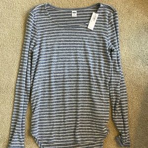 Old Navy NWT lightweight top. Size:XS.